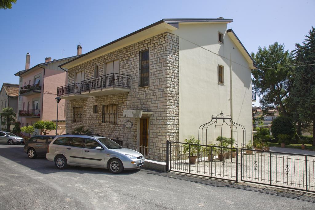 Guest House Villa Eva Sirolo Bagian luar foto
